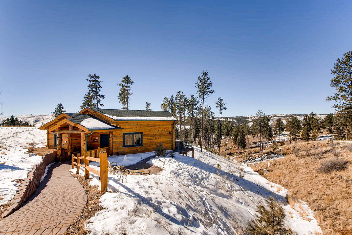 bear den cabin photo 12