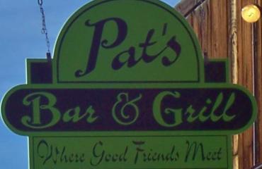 pat's bar & grill photo