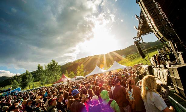 crowd at snowmass concert
