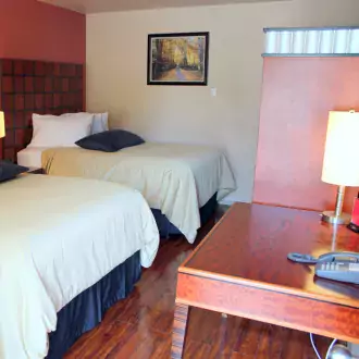2 queen room photo