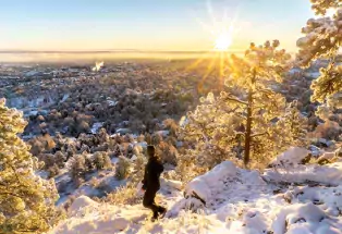 Sunrise hike in winter
