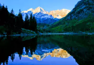 Maroon Bells reflected in Maroon Lake near Aspen and Snowmass