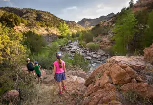 Family hiking in Temple Canyon Park in The Royal Gorge Region