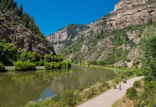Family bike ride in Glenwood Canyon