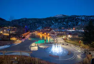 Overhead view of Glenwood Hot Springs Resort at night