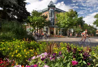 Ride a bike past the Old Linden Hotel and the rest of old town.