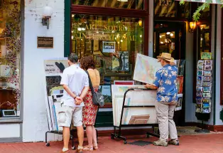 Pearl shopping store