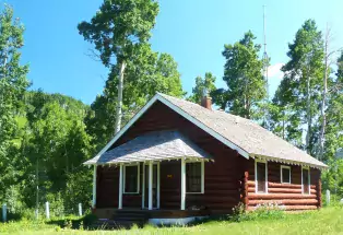 Pyramid Guard Station main house